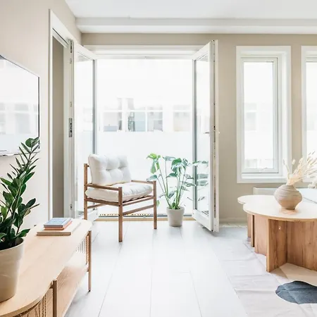 Urban - Scandinavian Comfort With French Balcony Appartement Bergen